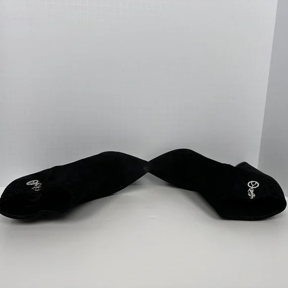 Wishbone β Sleek Black Ankle Booties with Modern Design size 9 - Picture 4 of 8